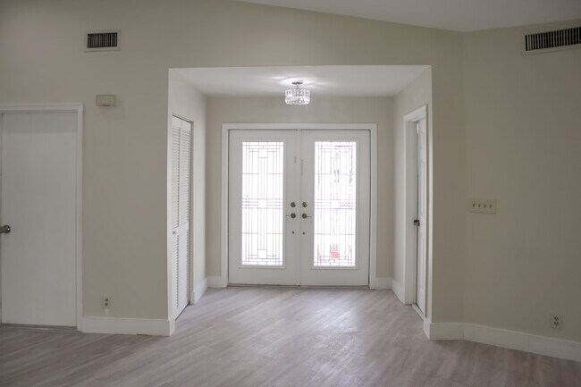 Building Photo - 7360 NW 54th St