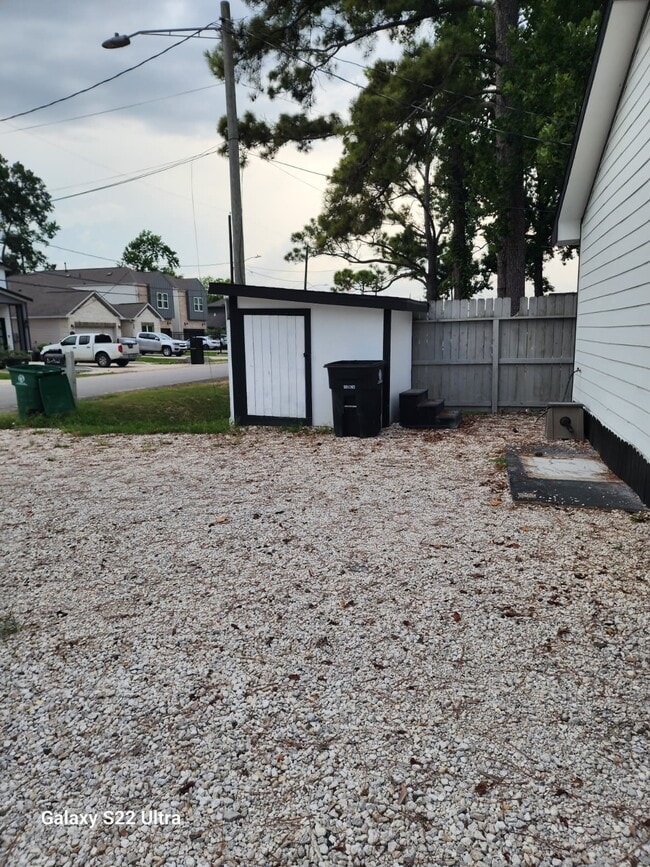 Building Photo - 6239 Carver Rd