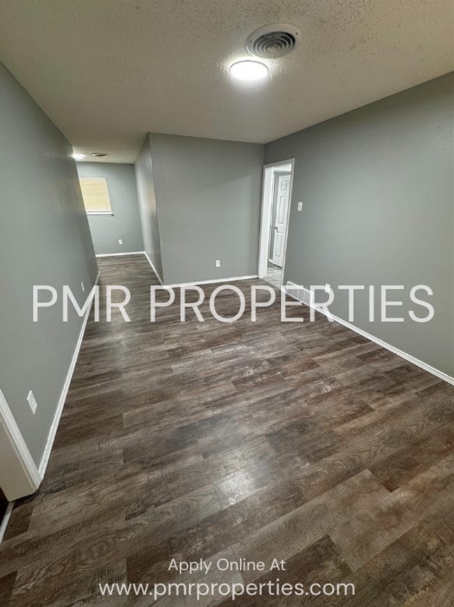 Building Photo - 3 Bed/2Bath House