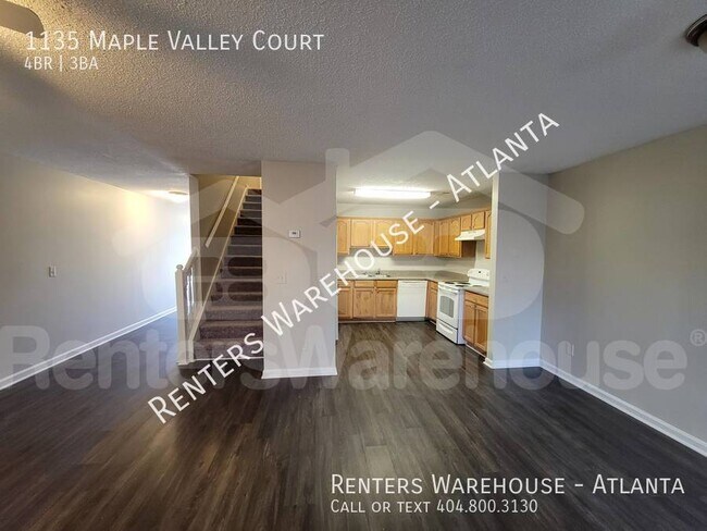 Building Photo - Great Townhouse in Union City's Maple...