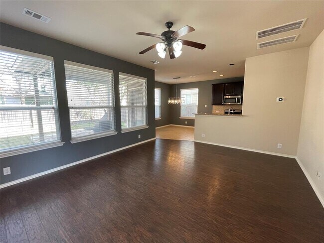 Building Photo - 8709 White Ibis Dr