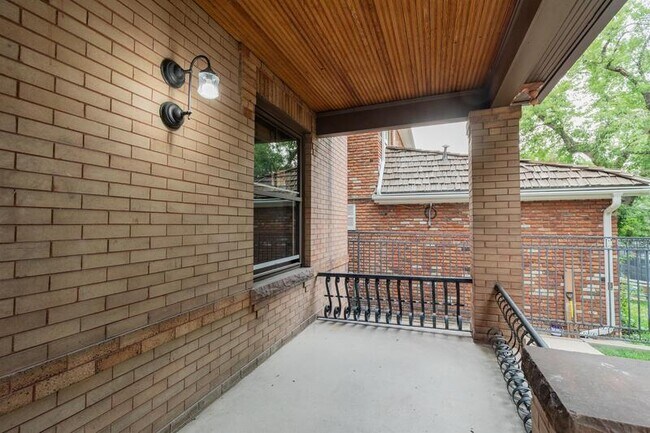Building Photo - 1207 Clayton St