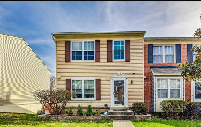Building Photo - 11 Grotto Ct