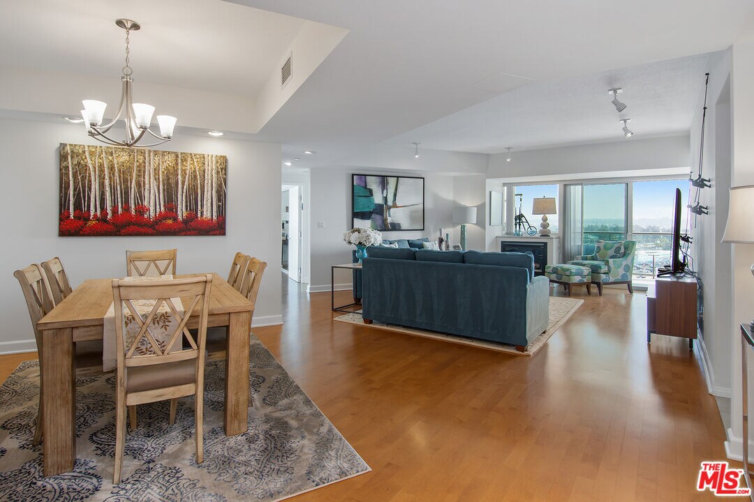 Primary Photo - 13600 Marina Pointe Dr