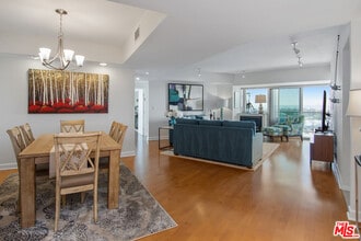 Building Photo - 13600 Marina Pointe Dr