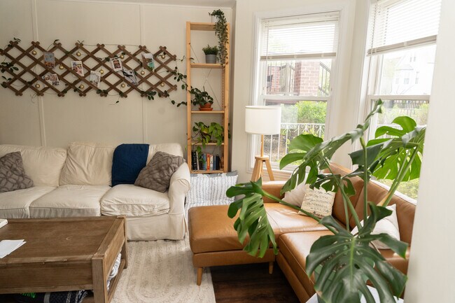 Sala de estar - 3350 W Cuyler Ave