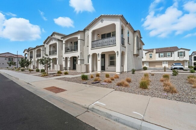 Foto del edificio - Like Brand New Luxurious Modern 3 Bedroom 2 Bath Townhome in Warner Meadow – Rare Rental Opportun...