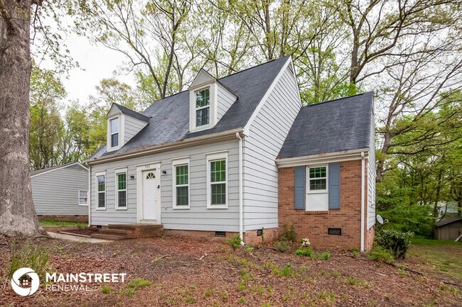 Building Photo - 5100 Chestnut Lake Dr
