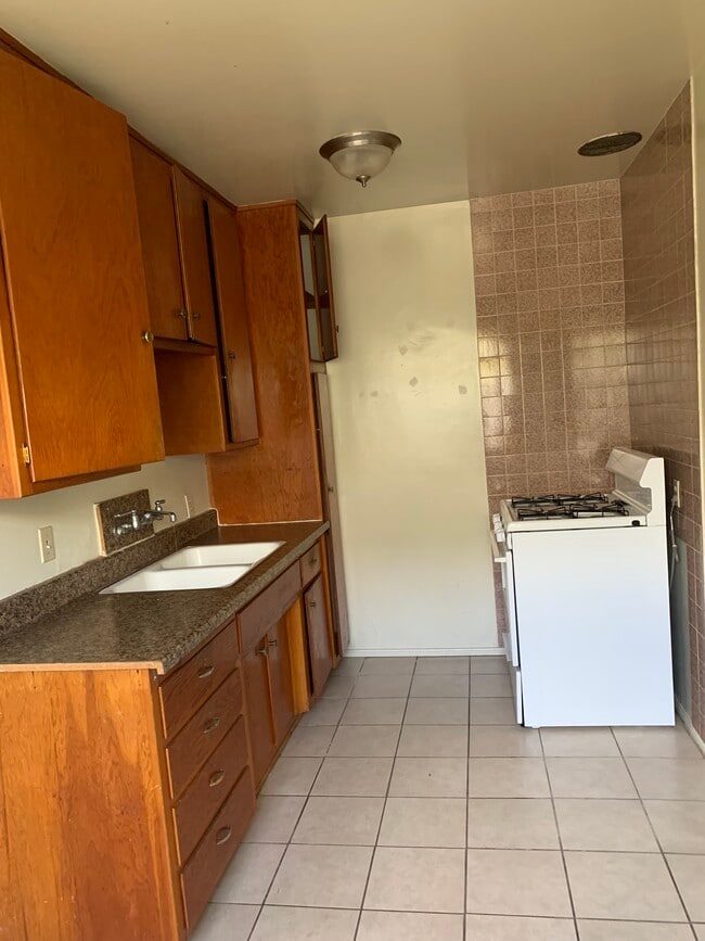 Building Photo - 245 San Marcos St