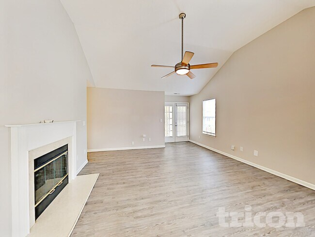 Foto del edificio - 8600 Warwick Crest Ln