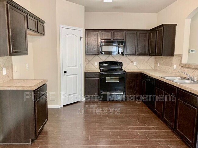 Foto del edificio - 215 N College St