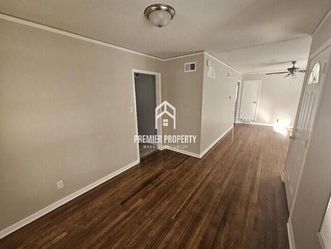 Foto del edificio - 1737 Capri Rd