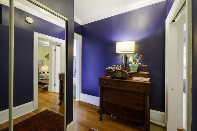Building Photo - Great Luxury 1 Bedroom 1 Bath on Connecticut Ave in Kalarama