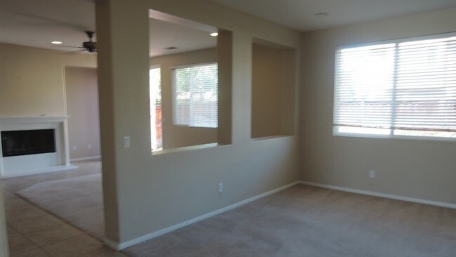Foto del edificio - 5 BR 3 BR Hemet Home with Loft
