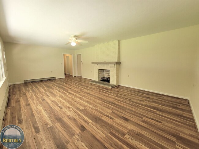 Foto del edificio - Spacious House Located off the 105 Bypass