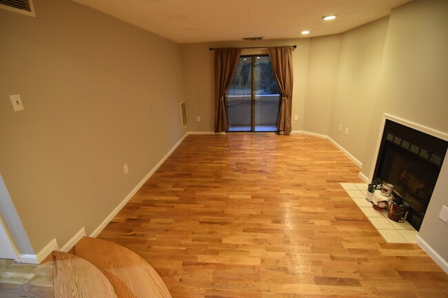 Building Photo - 1212 VFW Parkway