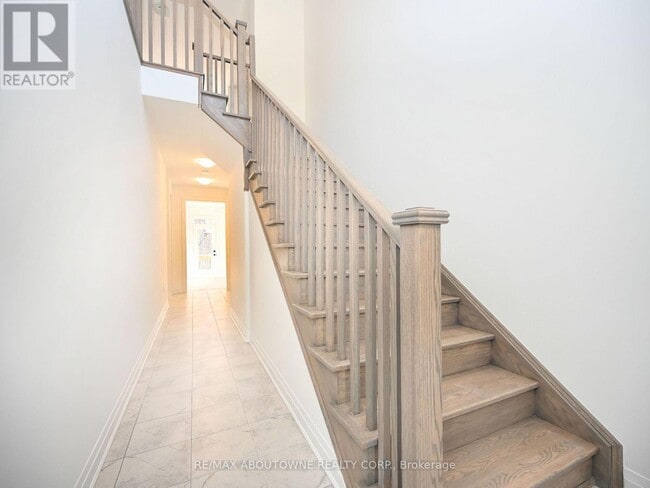 Building Photo - 4088 Kadic Ter