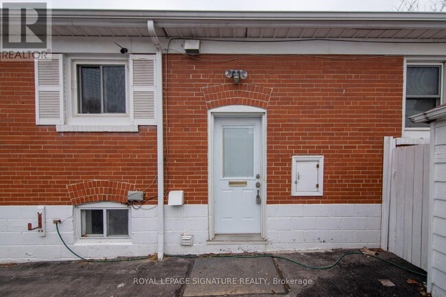 Building Photo - 116 Earlton Rd
