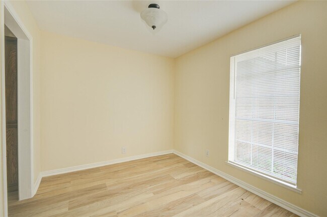 Foto del edificio - 112 Birch St
