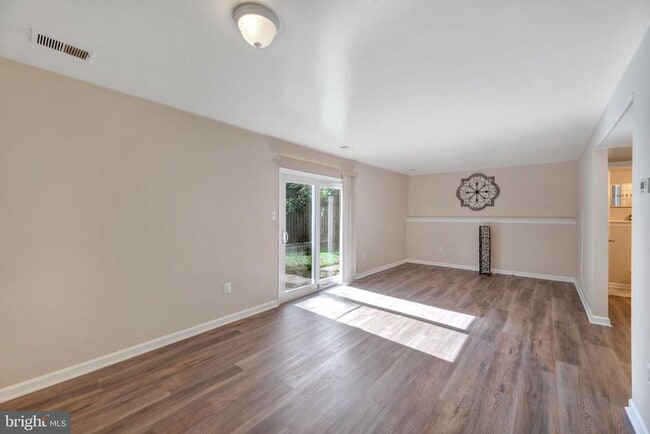 Building Photo - 281 Ternwing Dr