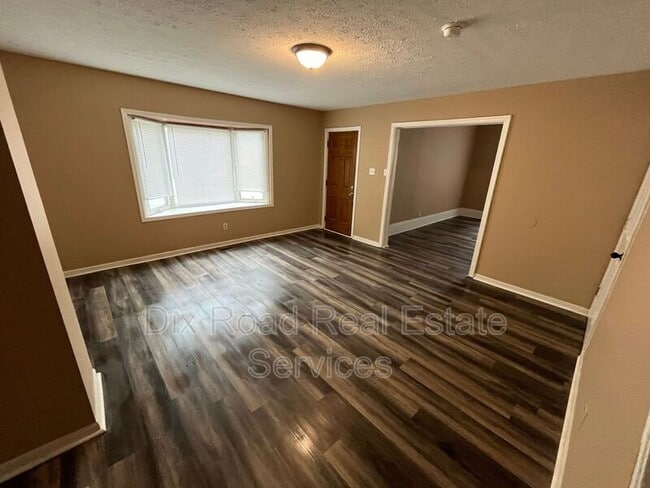 Building Photo - 976 Shuler Ave