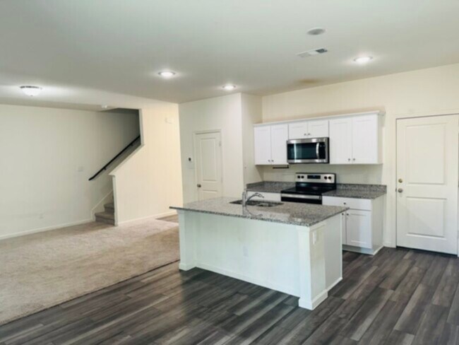 Building Photo - 6820 Bonanza Way
