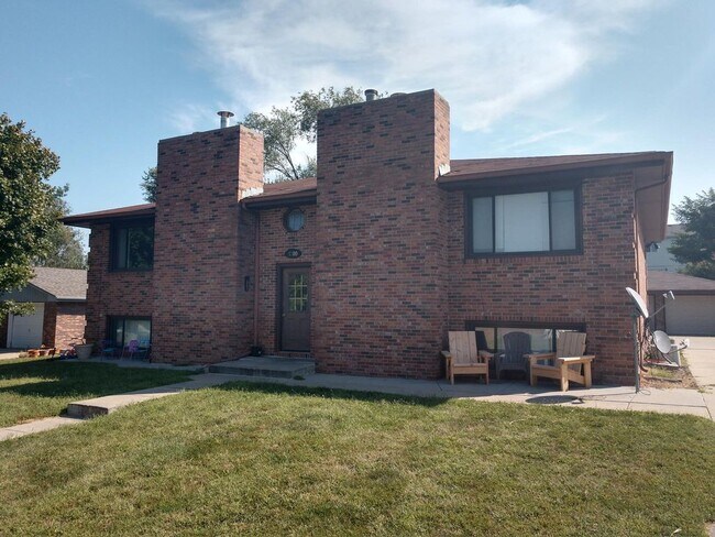 Building Photo - 1300 SW 10th St