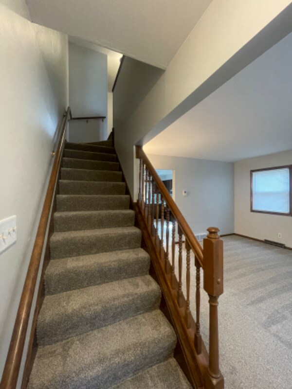 Building Photo - 8225 W Euclid Ave