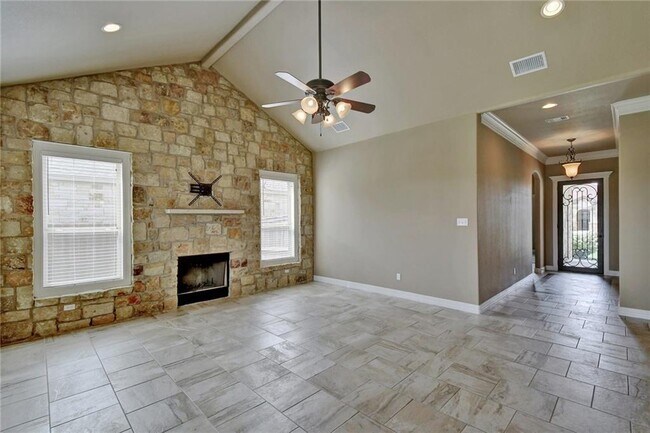 Building Photo - 324 Jake Dr