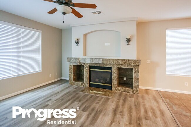 Foto del edificio - 15107 N 145th Ave