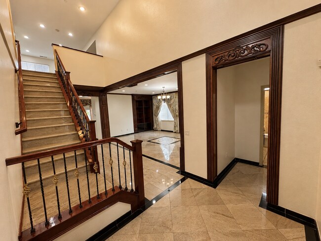 Foto del edificio - 621 Marbella Ct