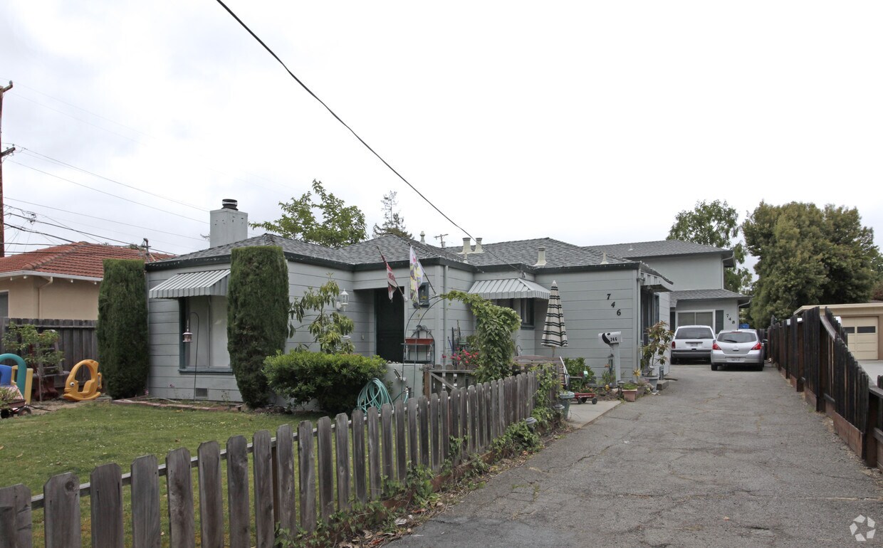 Primary Photo - 746-748 Vera Ave