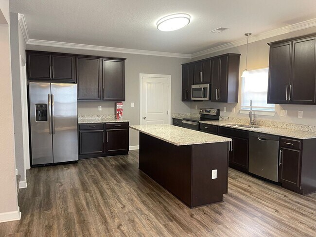 Foto del edificio - 4 BED/2.5 BA SF HOME