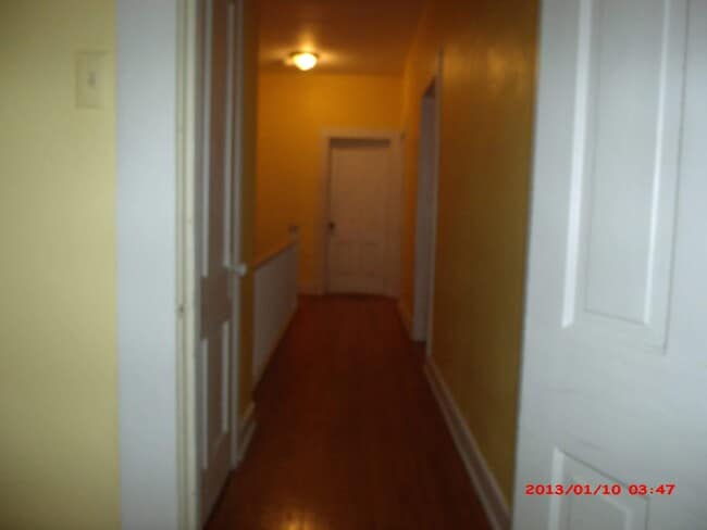 Building Photo - 701 runnion ave