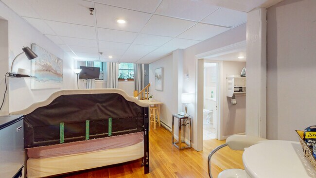 Foto del edificio - 1029 Beacon St