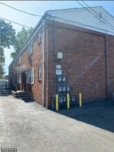 Building Photo - 824 Bayway