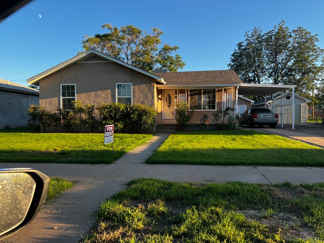 902 W Mathews St, Roswell, NM 88203 House Rental in Roswell, NM