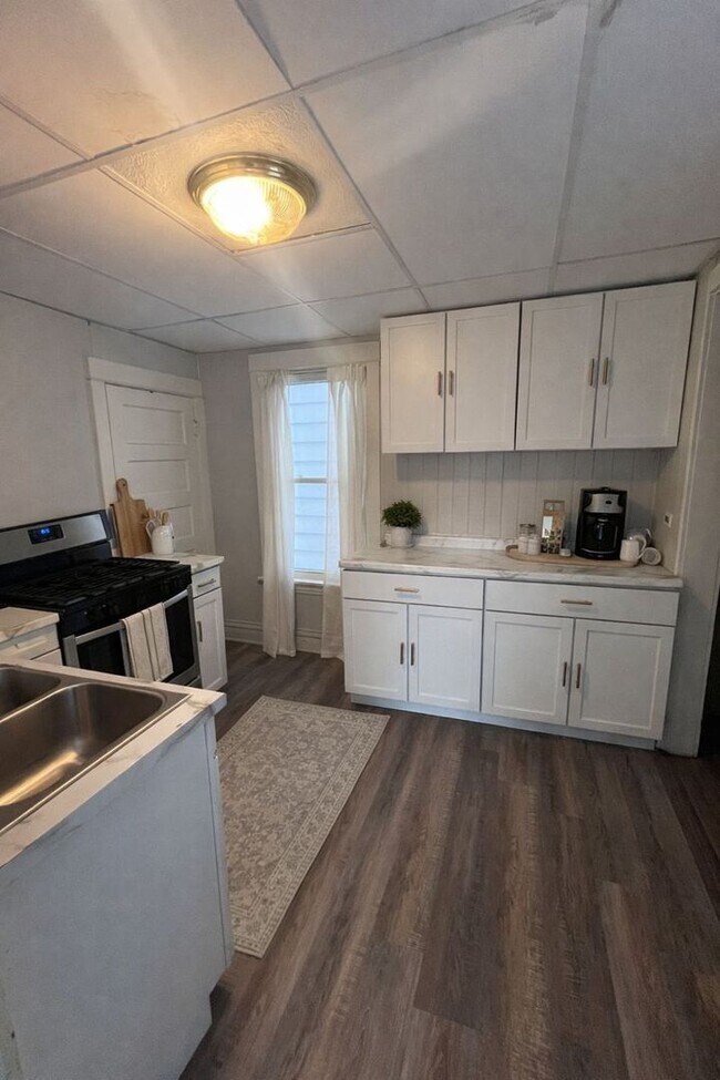 Foto del edificio - AVAILABLE March - 2 Bed, 1 Bath on Skyline!