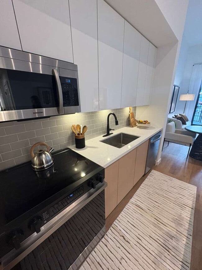 Foto del edificio - 1642 NE 124th Ln