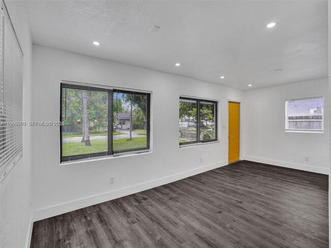 Foto del edificio - 6420 SW 22nd Ct