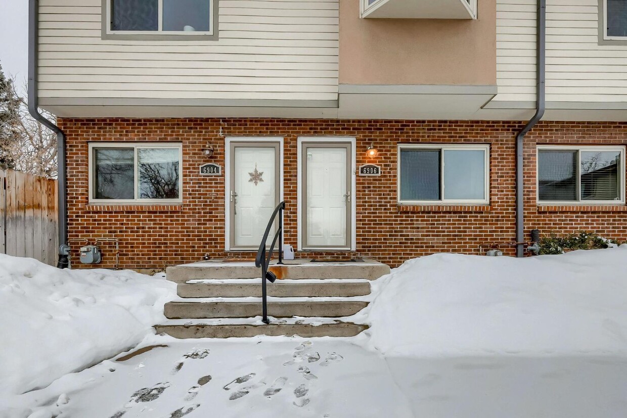 Primary Photo - Two Bedroom Townhouse in Wheat Ridge