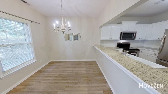 Foto del edificio - 3200 Selwyn Farms Ln
