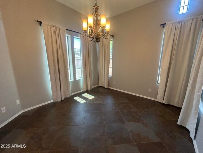 Foto del edificio - 12862 N 152nd Ave
