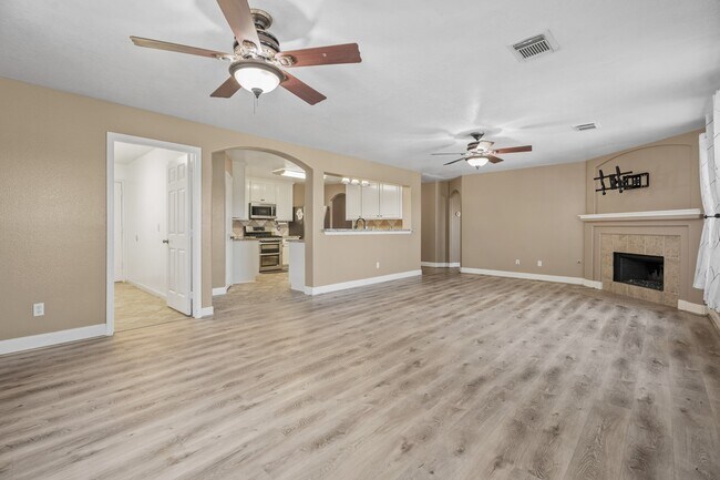 Foto del edificio - 5817 Vineyard Hill Dr
