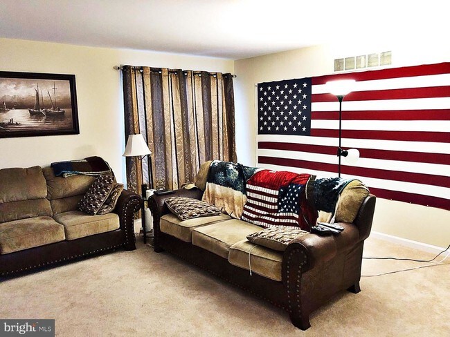 Building Photo - 225 Charring Cross Dr