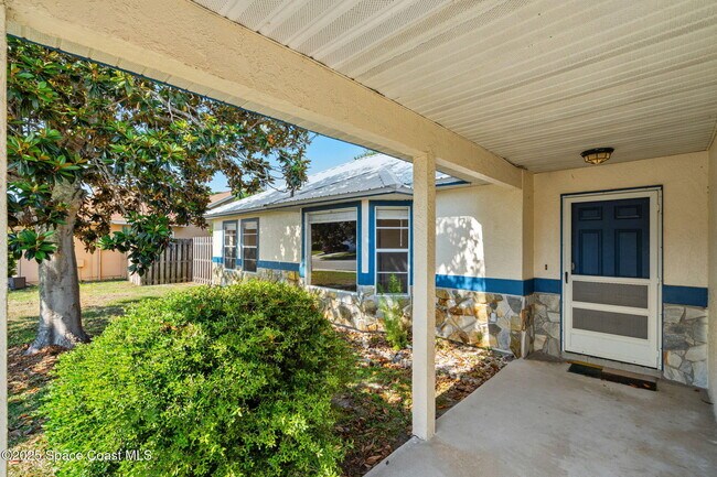 Building Photo - 3390 Floral Palm Blvd