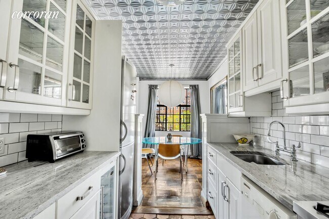 Foto del edificio - 116 Pinehurst Ave