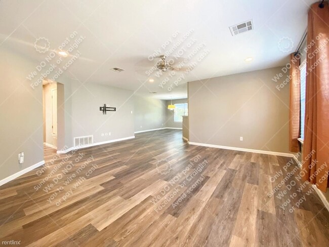 Building Photo - 4 br, 2 bath House - 437 Dandelion Loop