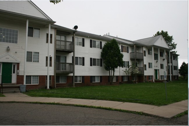 Primary Photo - 1221 Colony Ln
