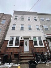 Building Photo - 107 Magazine St